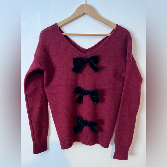 BNWOT Molly Bracken Burgundy V-neck Sweater with Velvet Bows, size XS/S 👚 - Picture 4 of 7